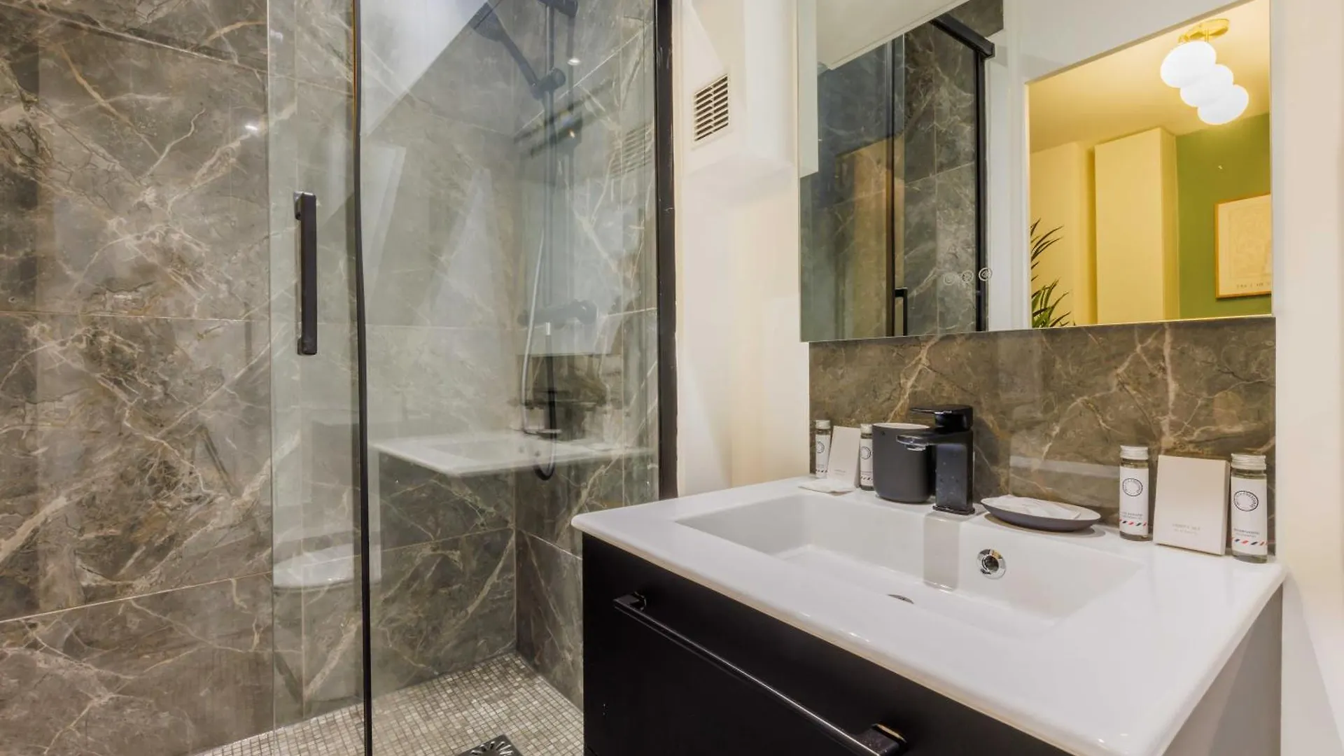 Superb With Patio 6p-2bdr - Opera Grands Boulevards Apartment